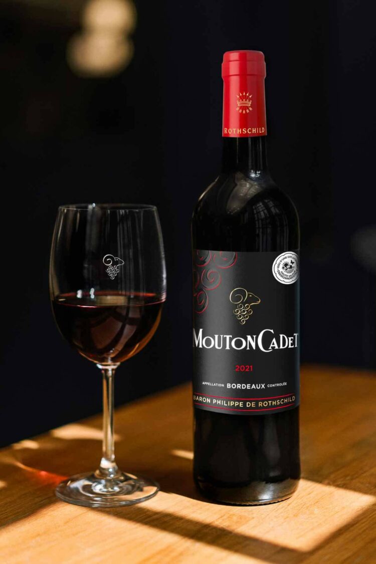 Bottle Mouton Cadet Icone red