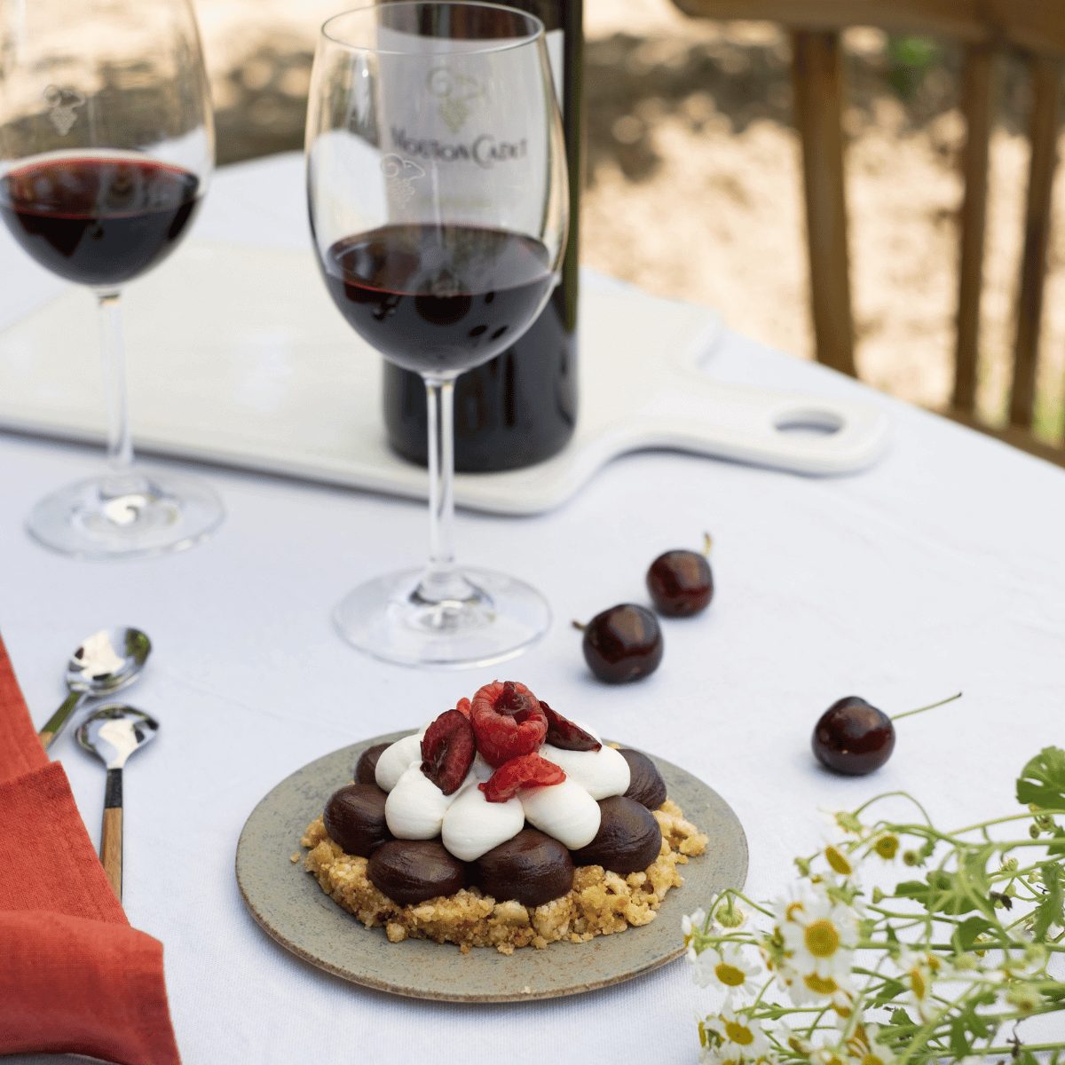 Flower-shaped tart